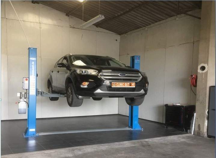 Louez un pont élévateur et du matériel professionnel.