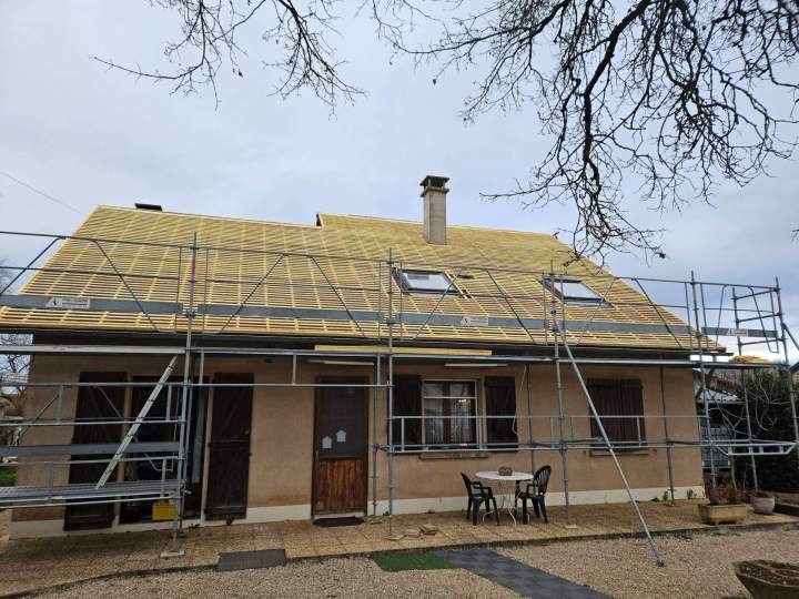 Installation toiture avec fenêtres de toit Rodez