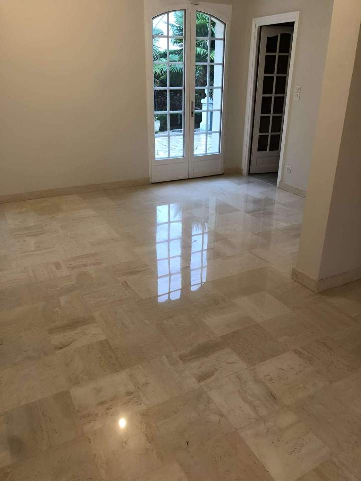 Finitions travaux de rénovation sol en marbre Montrouge