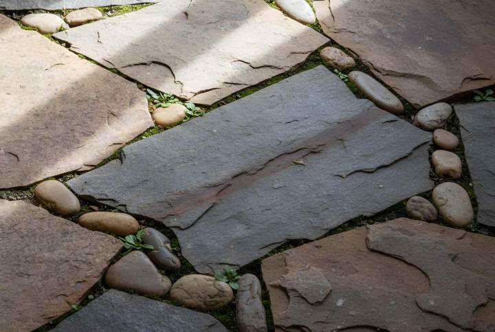 Nettoyage revêtement en pierre naturelle à Montrouge